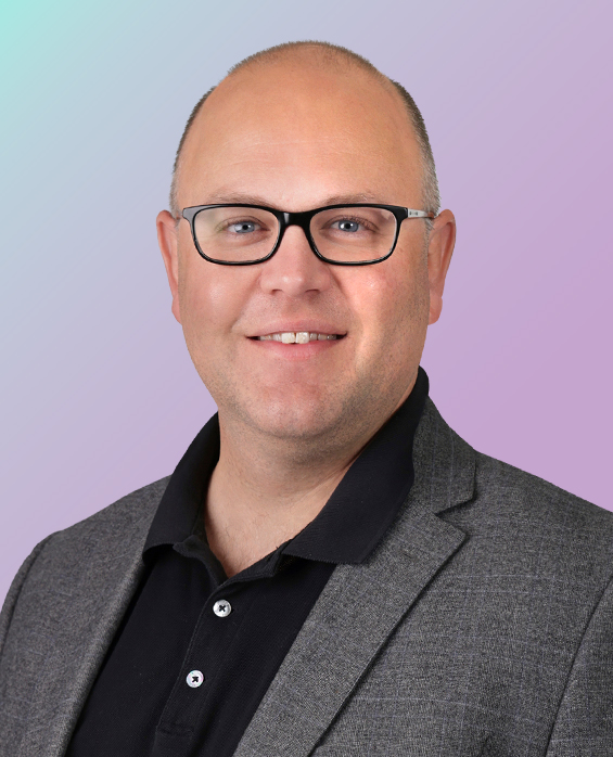 chris small headshot