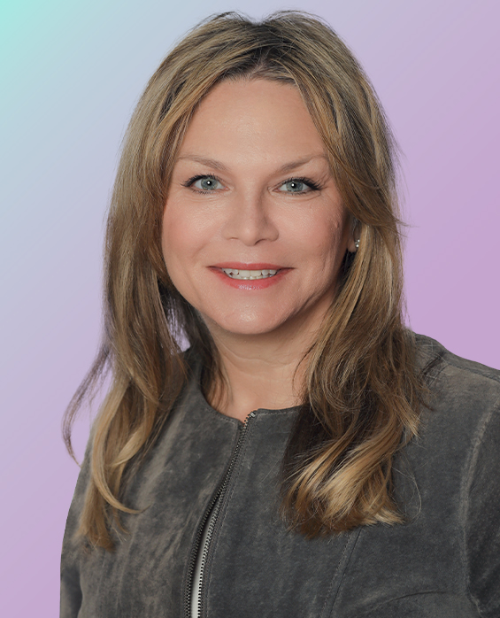 esther johannes headshot