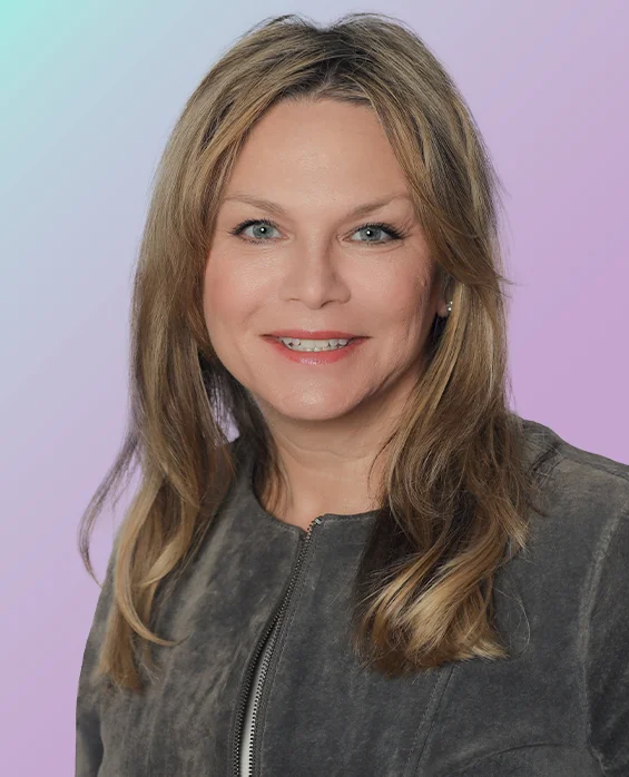 esther johannes headshot