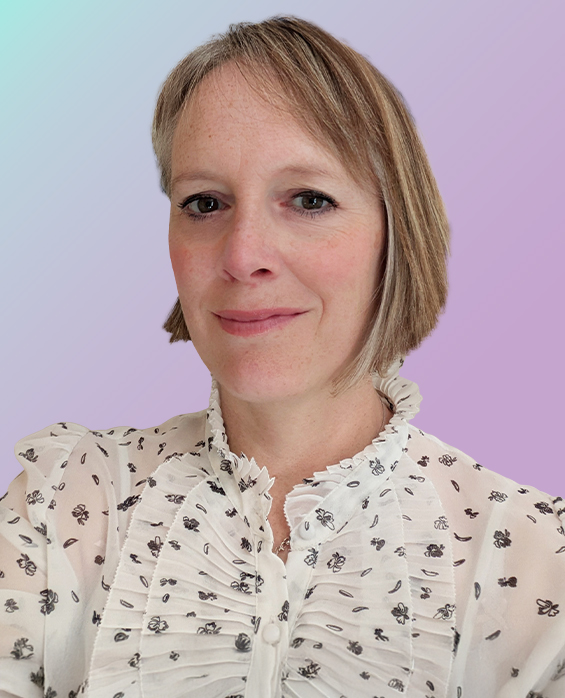 philippa riley headshot