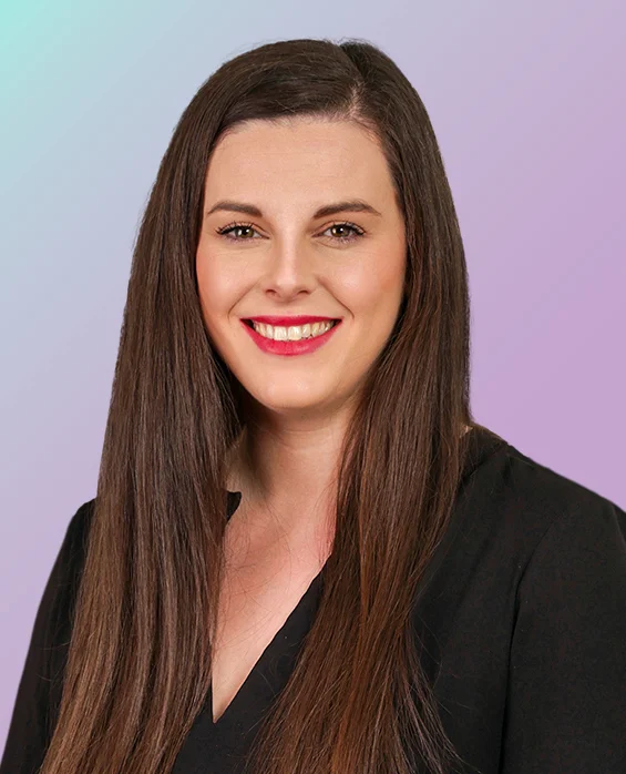sarah holton headshot